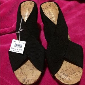 NWT black sandal wedges